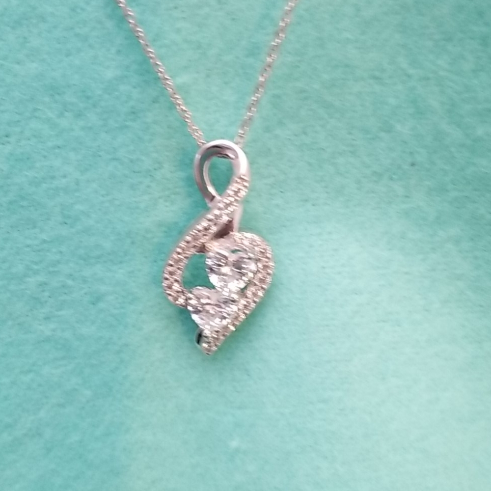 Sterling silver pendant and chain - Picture 6 of 9